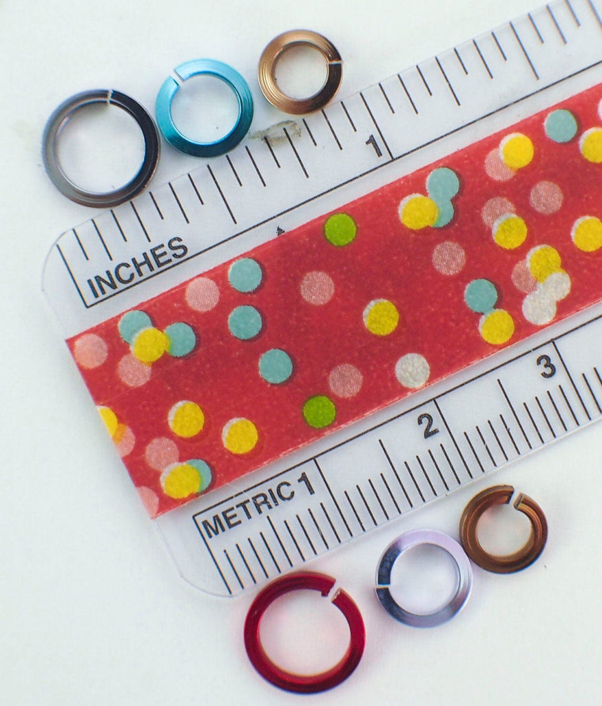 100 Jump Rings Anodized Aluminum Square Wire 14 gauge 6.6mm ID - 1/4"