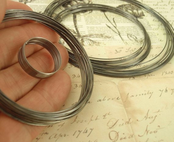 Memory Wire Sampler - 39 Loops in Silver, Gold, Copper, Hematite and Stainless Steel Perfect for a Variety of Rings, Bracelets and Necklaces