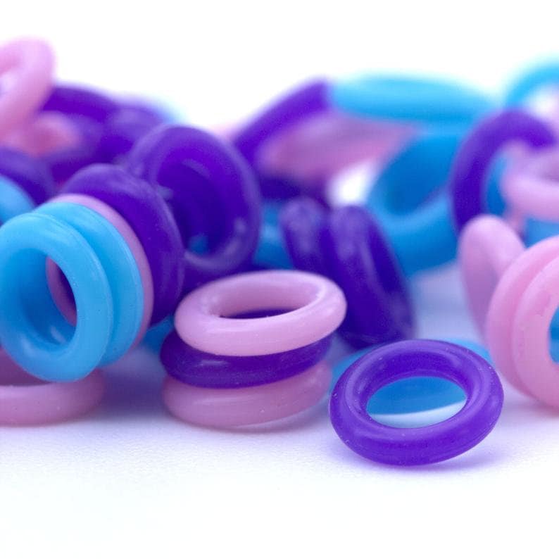 100 - 7mm OD Silicone Jump Rings - You Pick Color - Black, White, Brown, Pink, Purple, Blue, Green, Yellow, Orange, Red or Rainbow Mix