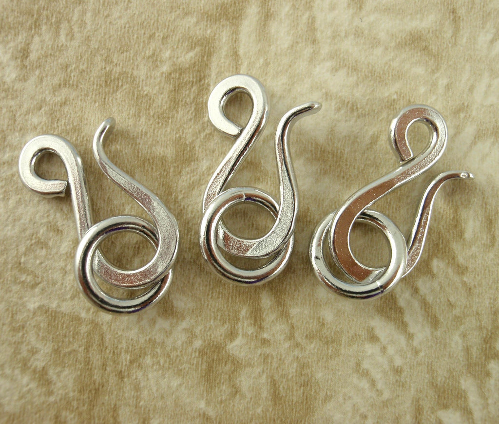 1 Hand Forged Aluminum Clasp 16mm X 10mm - Jump Ring Included