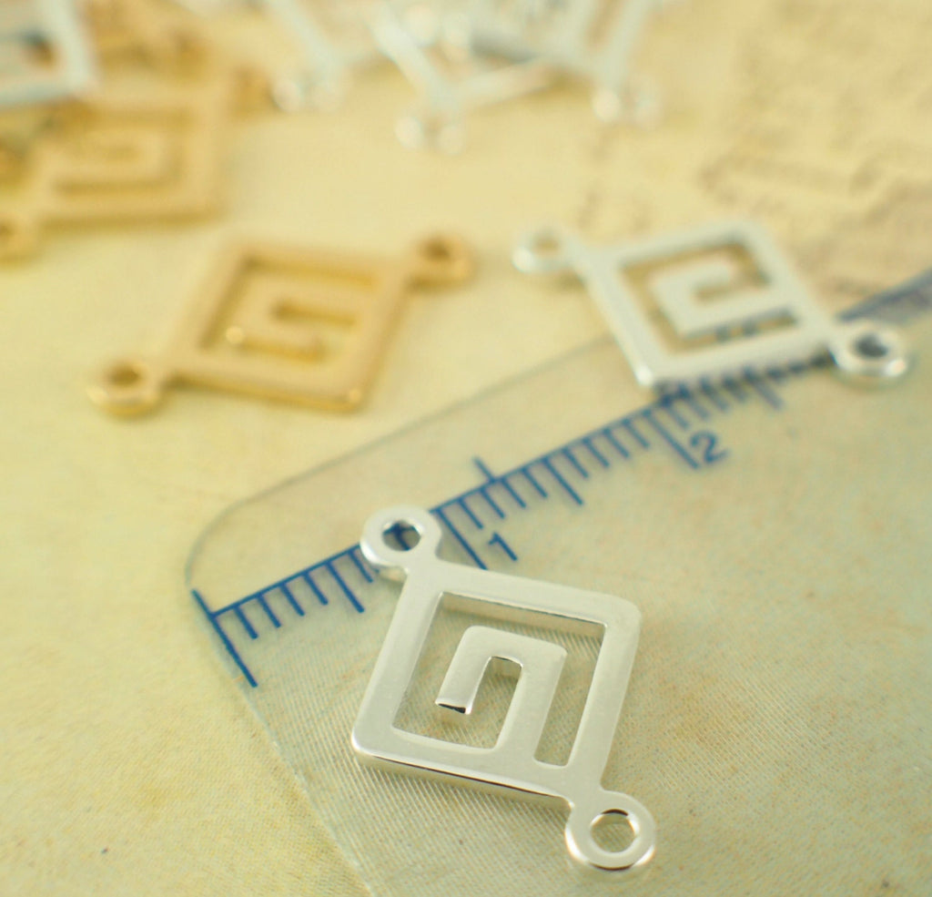 10 Swirly Square Links - 19mm - Silver Plated or Gold Plated - 100% Guarantee