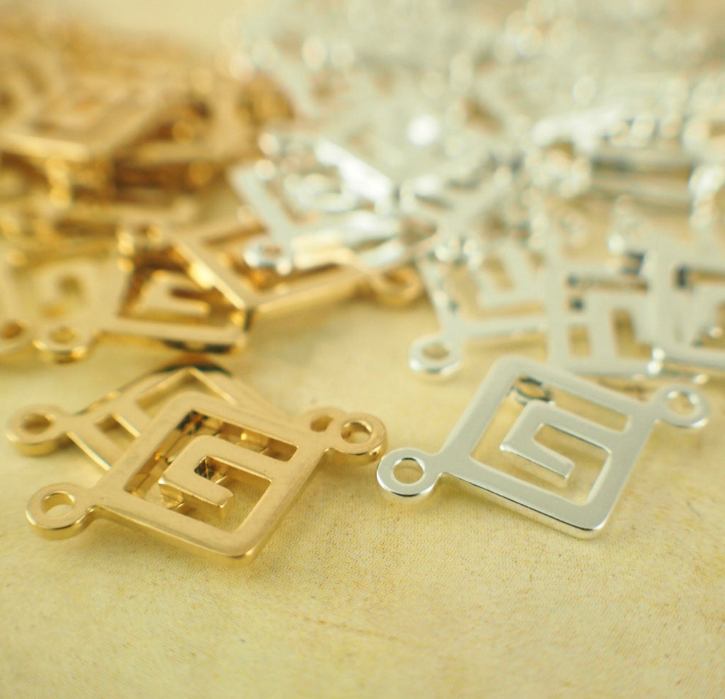10 Swirly Square Links - 19mm - Silver Plated or Gold Plated - 100% Guarantee
