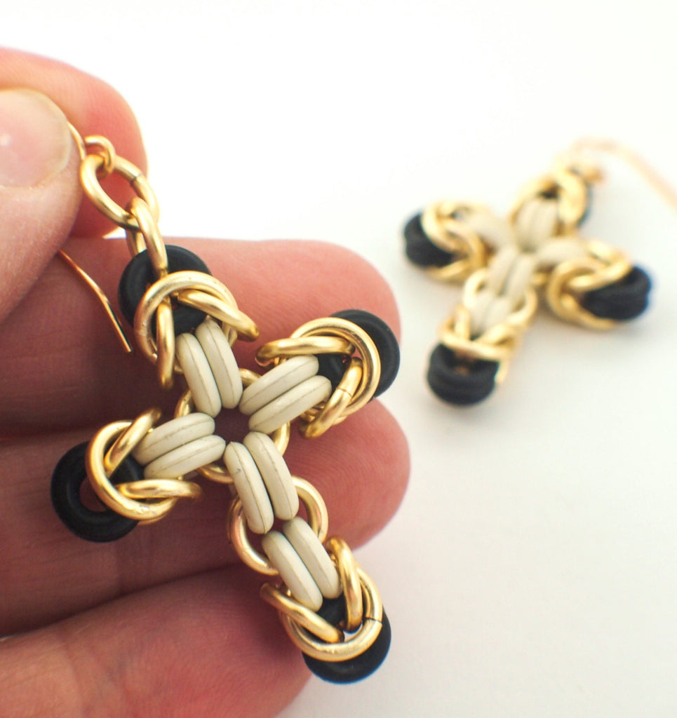Fast and Easy Premium Rubber Chainmaille Cross Kit - Earrings and Pendant