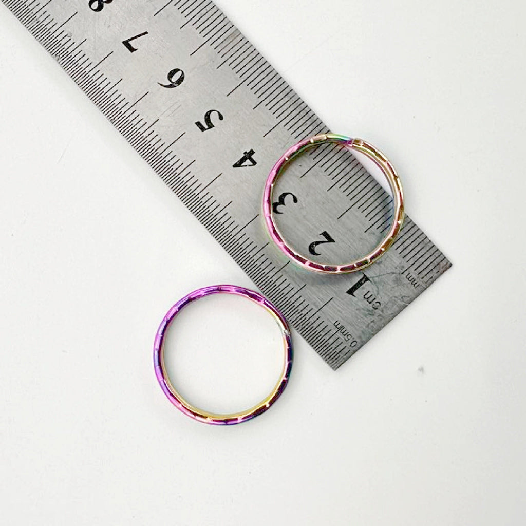 5 Round Rainbow Key Rings 31mm These Look Good, Are Durable and Sturdy