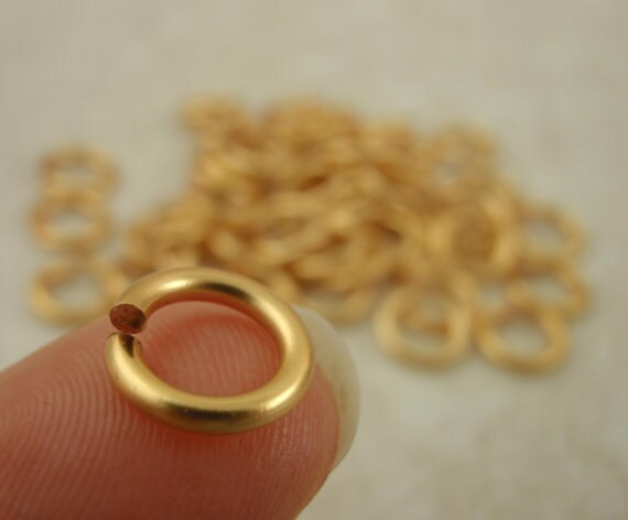 100 Handmade Non Tarnishing Gold Colored Jump Rings You Pick Gauge 14, 16, 18, 20, 22 and 24 Diameter - 100% Guarantee