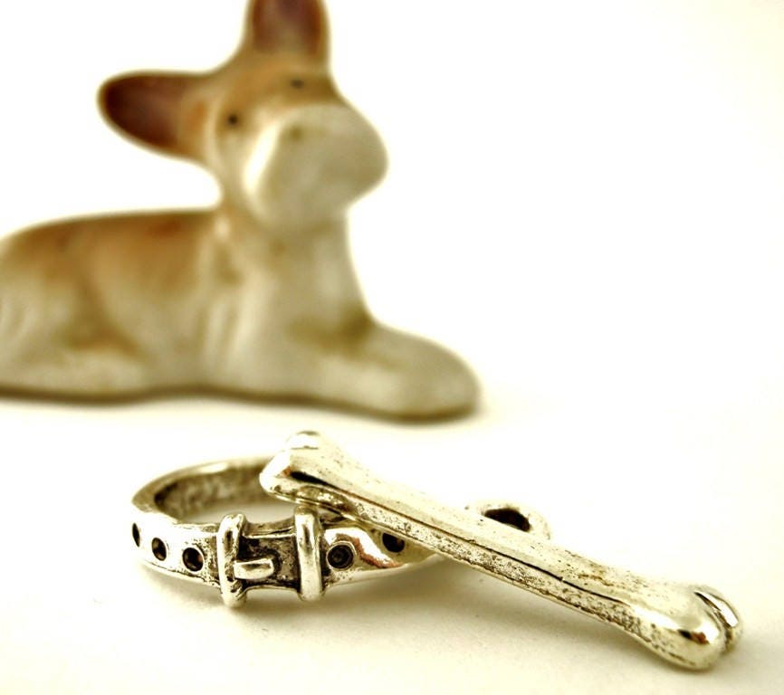1 Toggle Clasp - Dog Collar and Bone - 18mm X 16mm in Antique Silver Plated Pewter - 100% Guarantee