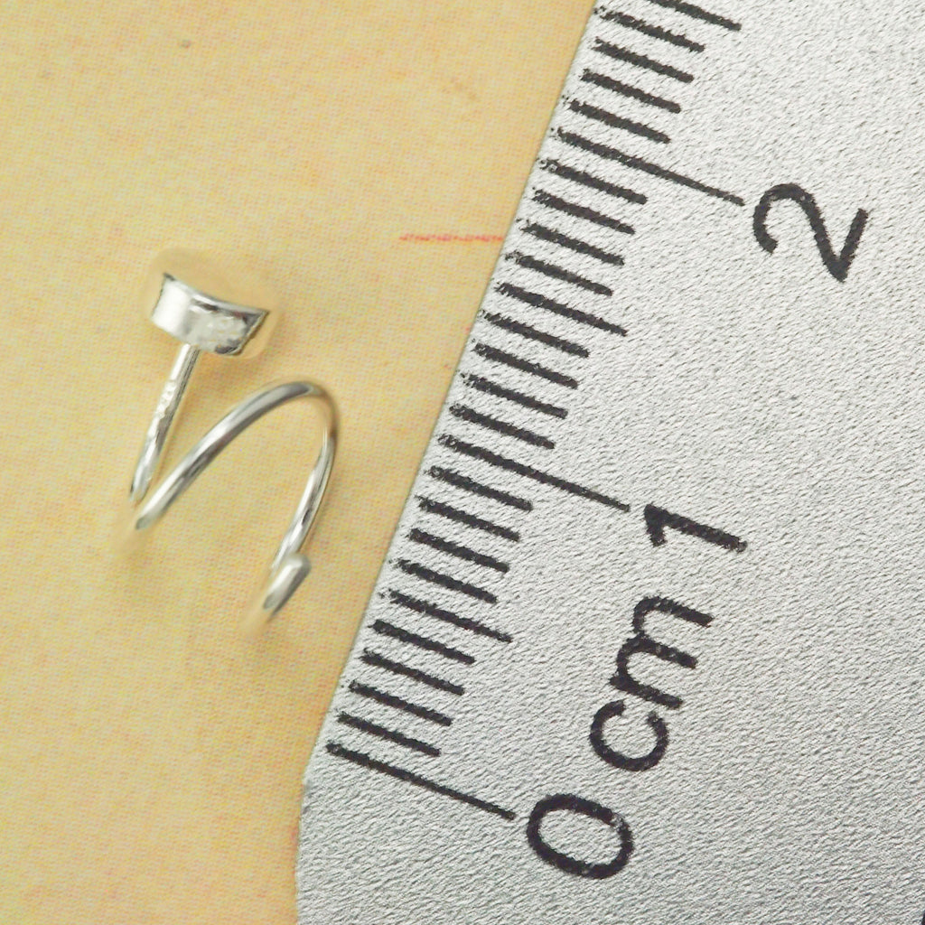 Simple Dot Spiral Piercing in Sterling Silver - 20 gauge for Tragus