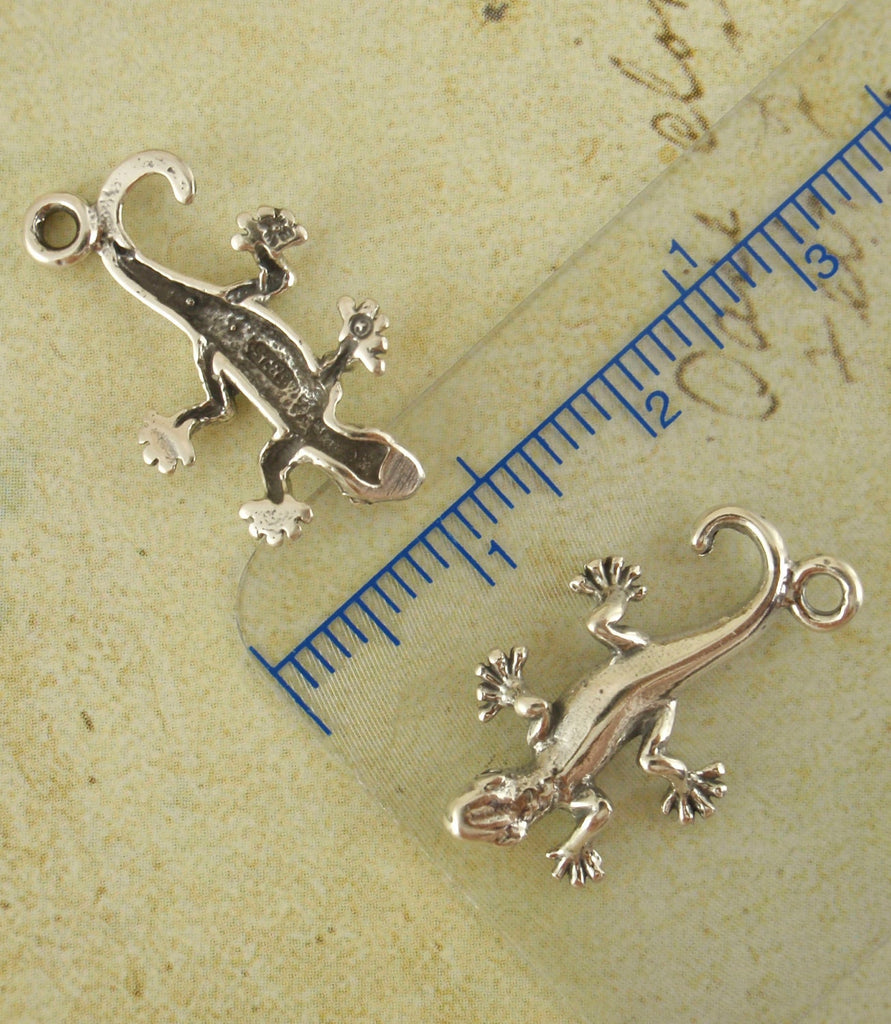 1 Antique Sterling Silver Gecko Charm - 21mm x 12mm