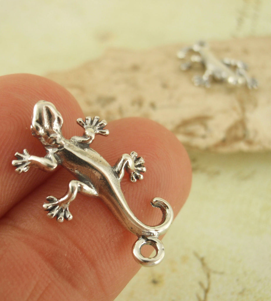 1 Antique Sterling Silver Gecko Charm - 21mm x 12mm