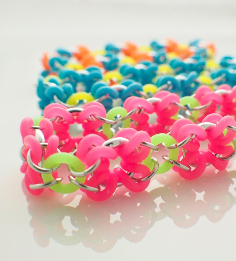 Premium Xs and Os Stretch Chainmaille Bracelet Kit - Neon Rubber and Aluminum