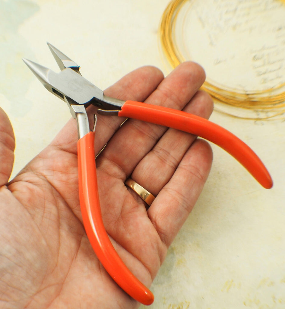 Grooved Chain Nose Pliers - Perfect for Precise Square Angles - Free Wire Sample Included