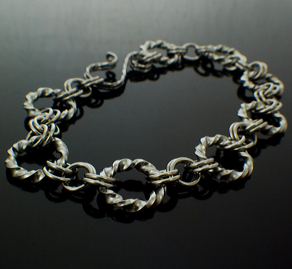 My First Stainless Steel Chainmaille Bracelet Tutorial - Expert PDF
