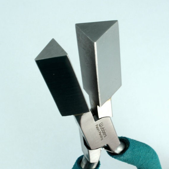 Wubbers Small, Medium, Large or Jumbo Triangular Mandrel Pliers - Professional Prep and Wire Sample Included