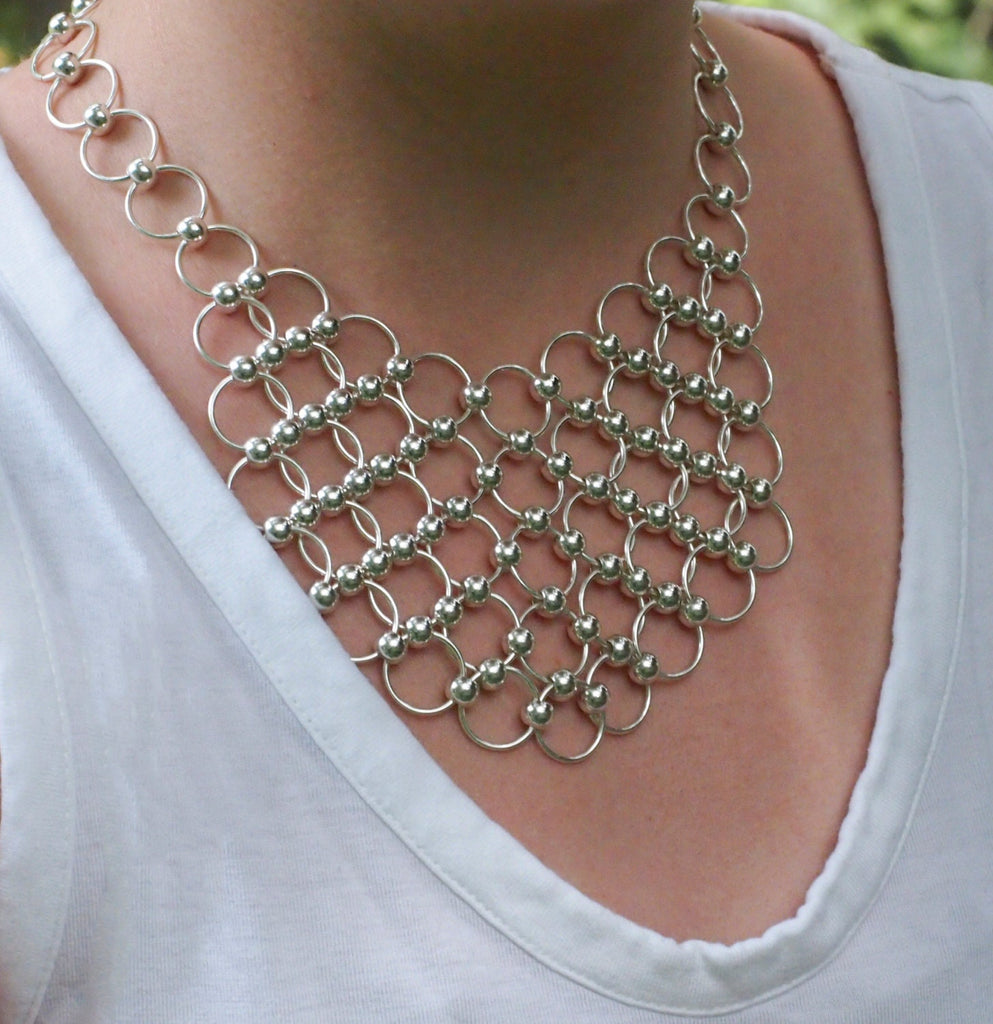 Bead and Bib Necklace Tutorial - Fingermaille - Chainmaille without Tools