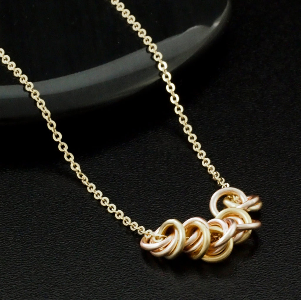Lovely Maidens all in a Row Chainmaille Necklace Tutorial - Expert PDF