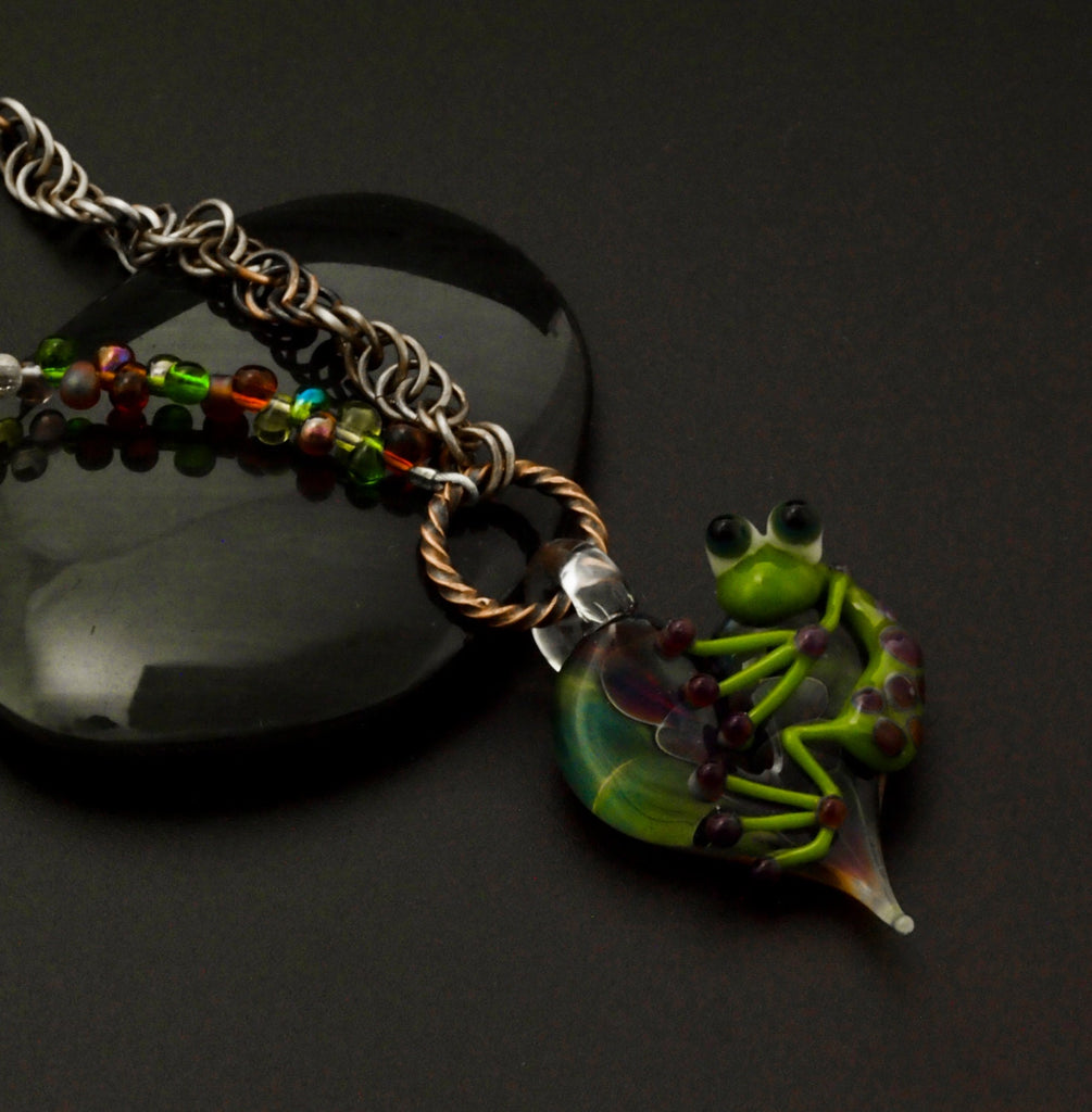 Froggy Woggy Doodle All The Day Tutorial - Chainmaille and Stringing